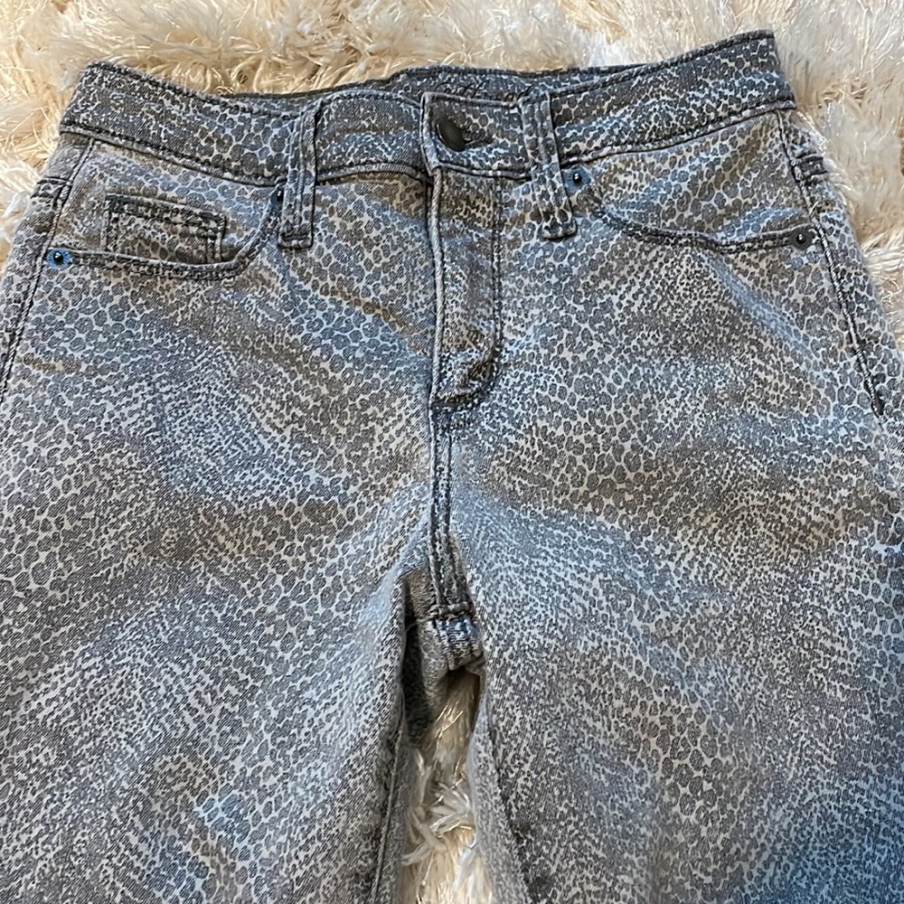 Universal Thread Gray Snakeskin Print Jegging Size 25R - Picture 2 of 4